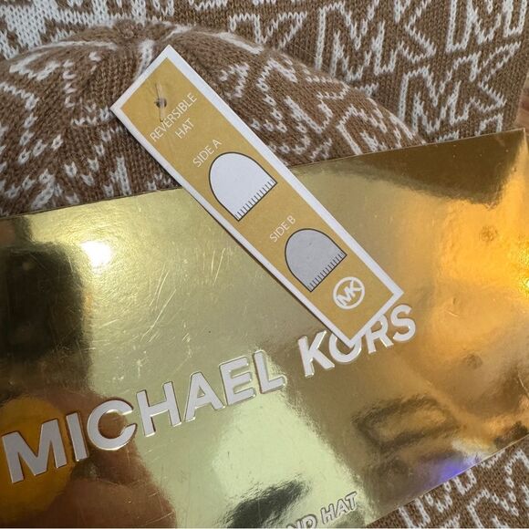 4/$100 Michael Kors Gold Logo Reversible Scarf and Hat Set NWT - Picture 7 of 11
